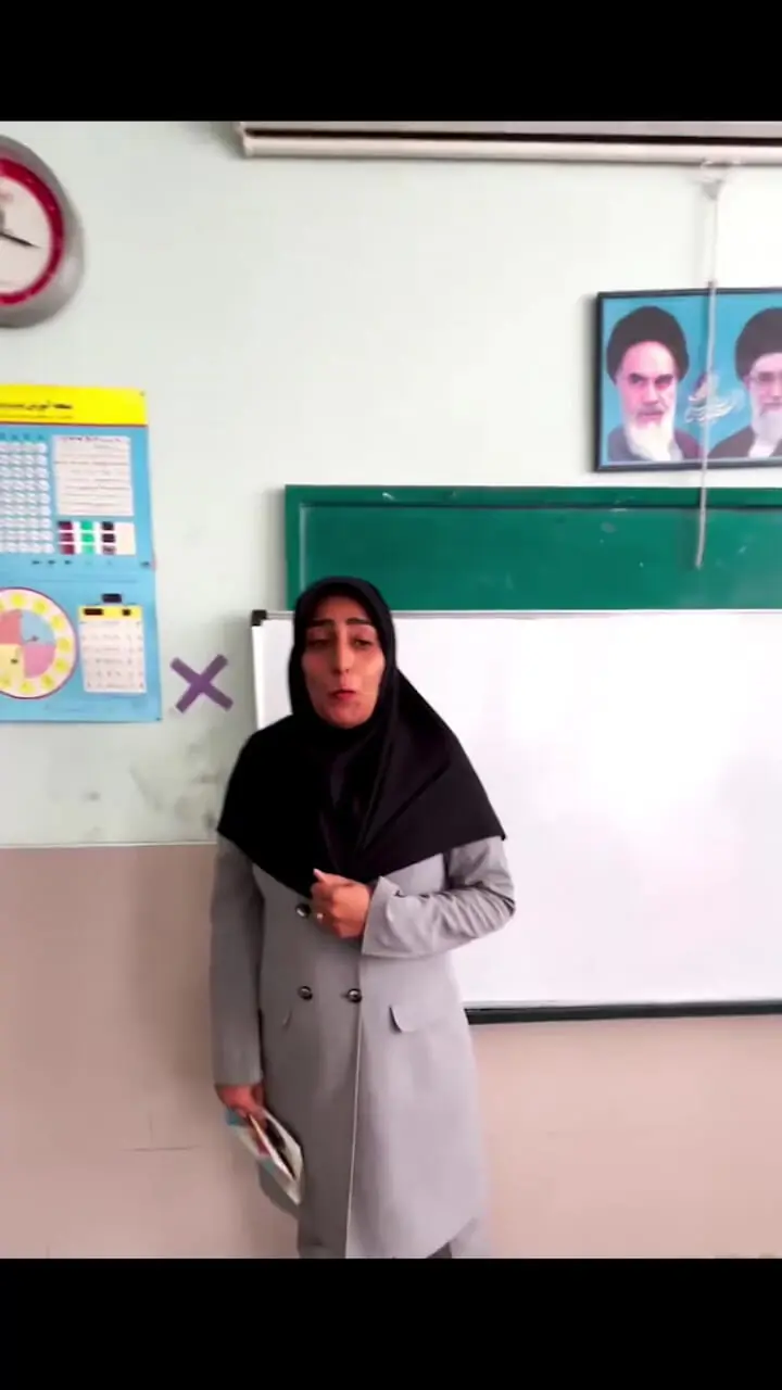 سوپرایز هولناک بر سر کلاس درس / معلم فاصله ای تا سکته نداشت + فیلم