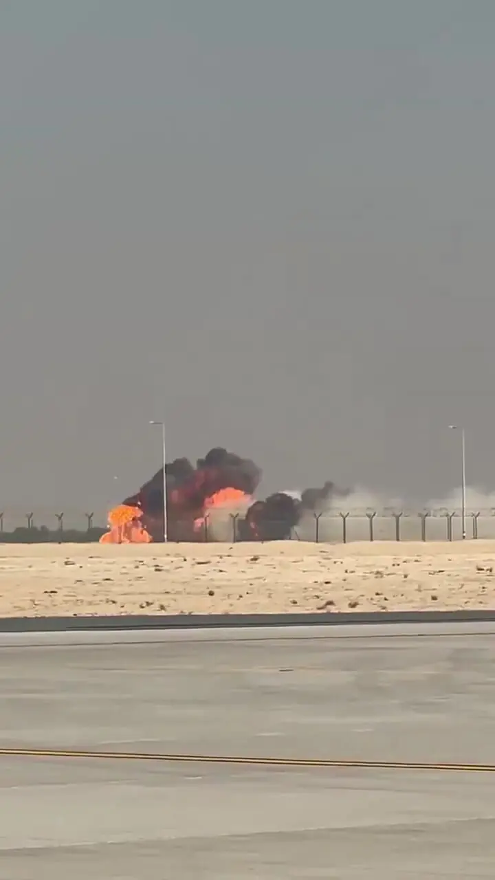 فیلم لحظه سقوط جنگنده هندی در نمایش هوایی دبی