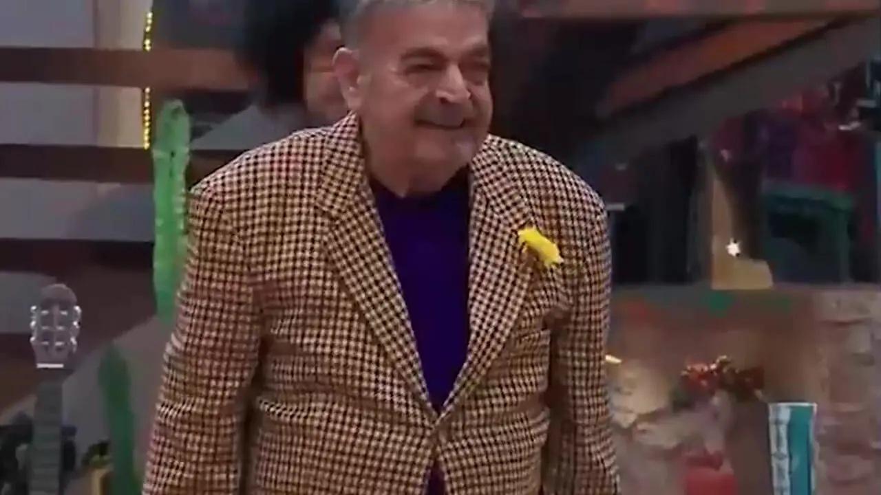 شما دعوتید به عروسی عمو رشید به سبک دهه 60 با حضور ویژه  حمید لولایی، علی اوجی، علی صادقی، نصرالله رادش شهرام قائدی