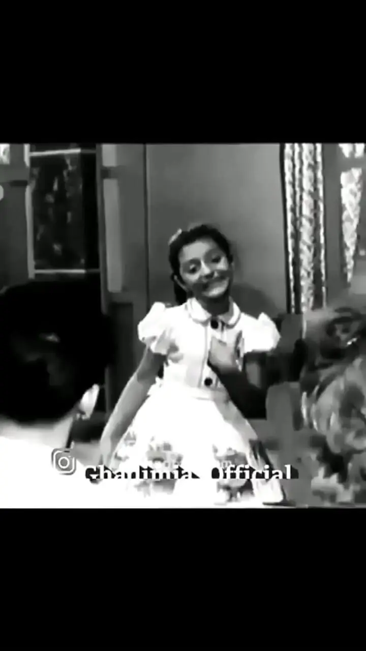 فیلم آواز شاد /  هنرنمایی گوگوش در کودکی برای پدر مادرش آتیش سوزوند 