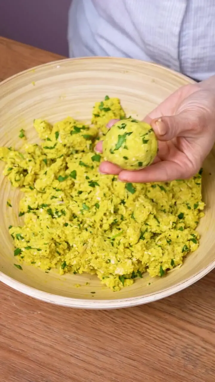 فیلم طرز تهیه توپک سیب زمینی خوشمزه و آسان