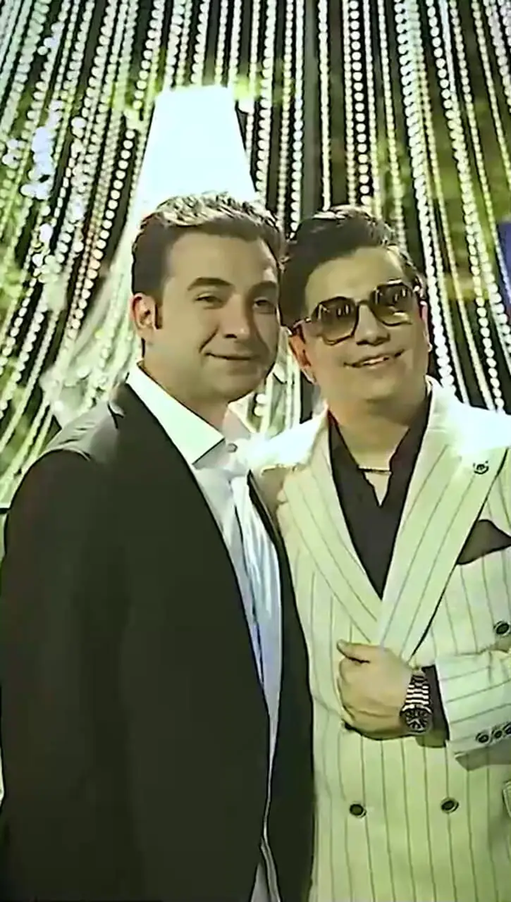 فیلم / جشن تولد مجلل محسن ابراهیم‌زاده  روی کشتی /  از ورود آقای خواننده با بنز به مراسم تا حضور مهران غفوریان به همراه هانا، شهرام شکوهی و... در این تولد مفصل ...