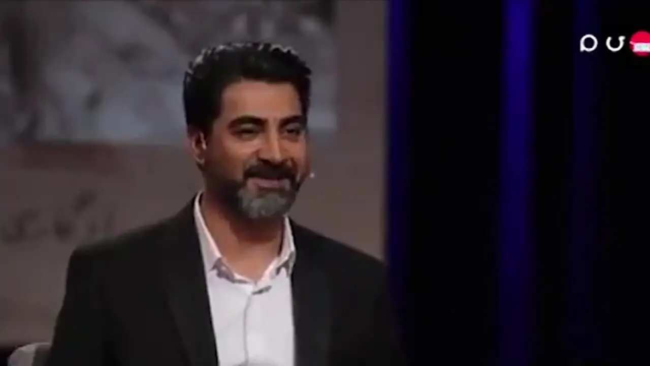 فیلم / بابک بادکوبه: من پدرم یکی دیگه اس ... همه فکر میکنن من پسر اکبر عبدی هستم! .../ خب ...