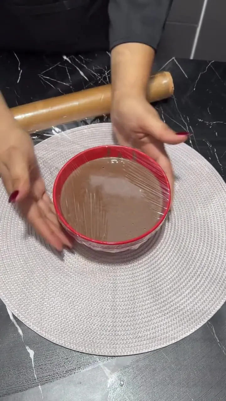 فیلم آموزش پنکیک شکلاتی خوشمزه و ساده برای صبحانه