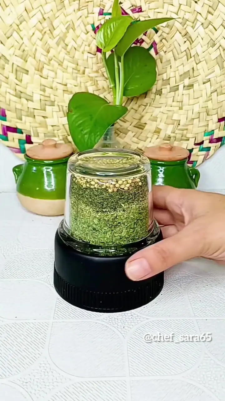 فیلم آموزش ادویه قورمه سبزی خانگی