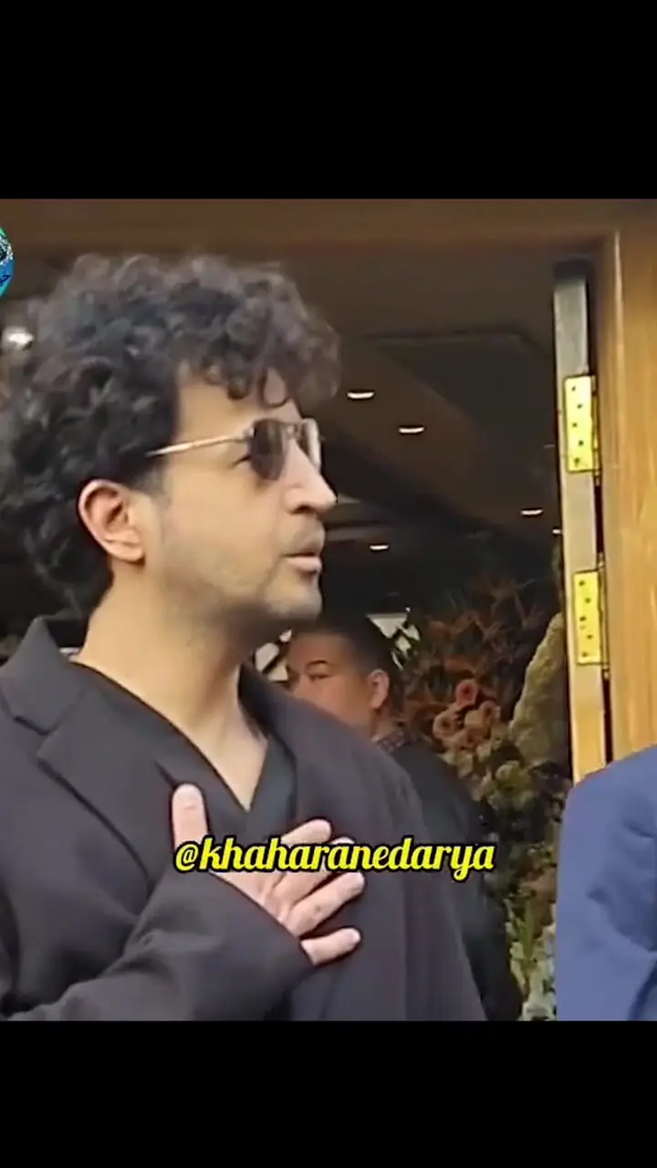 فیلم / نگاهی به حال و هوای تلخ احساسی خانواده و ضجه های مهرداد صدیقیان در مراسم ختم پدرش/ از اشک‌های مادرش تا چهره غمگین برادرش