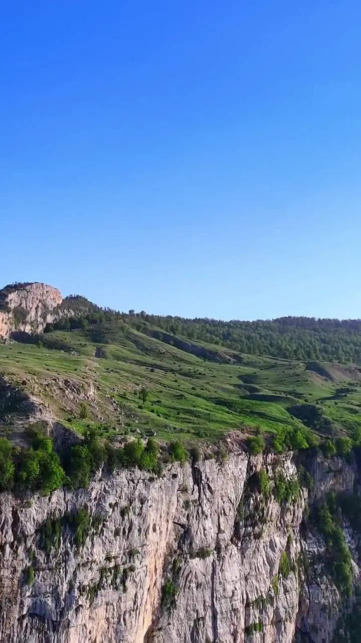 فیلم مناظر سرسبز جنگل رامیان و قلعه تاریخی میران