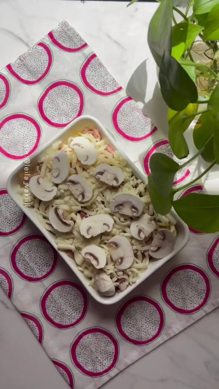 فیلم طرز تهیه چیپس و پنیر با قارچ و ژامبون در ۵ دقیقه