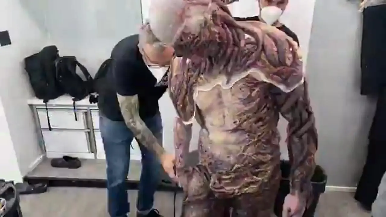 مراحل گریم شخصیت  وکنا در Stranger Things + فیلم 