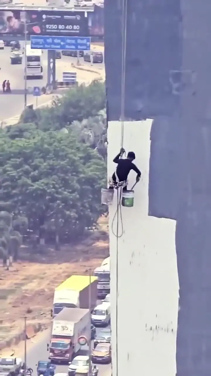 نقاشی ساختمان در اتفاع / جرات یا حماقت + فیلم 