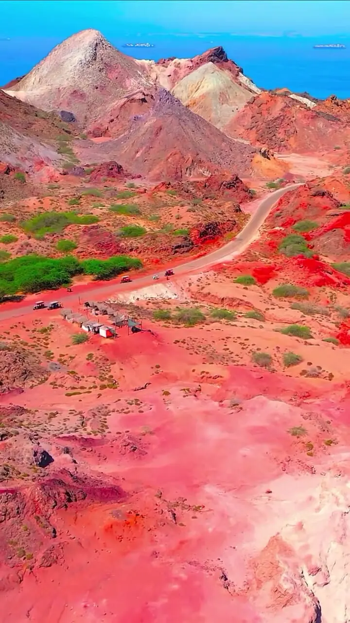 فیلم زمین‌های شگفت‌انگیز جزیره هرمز