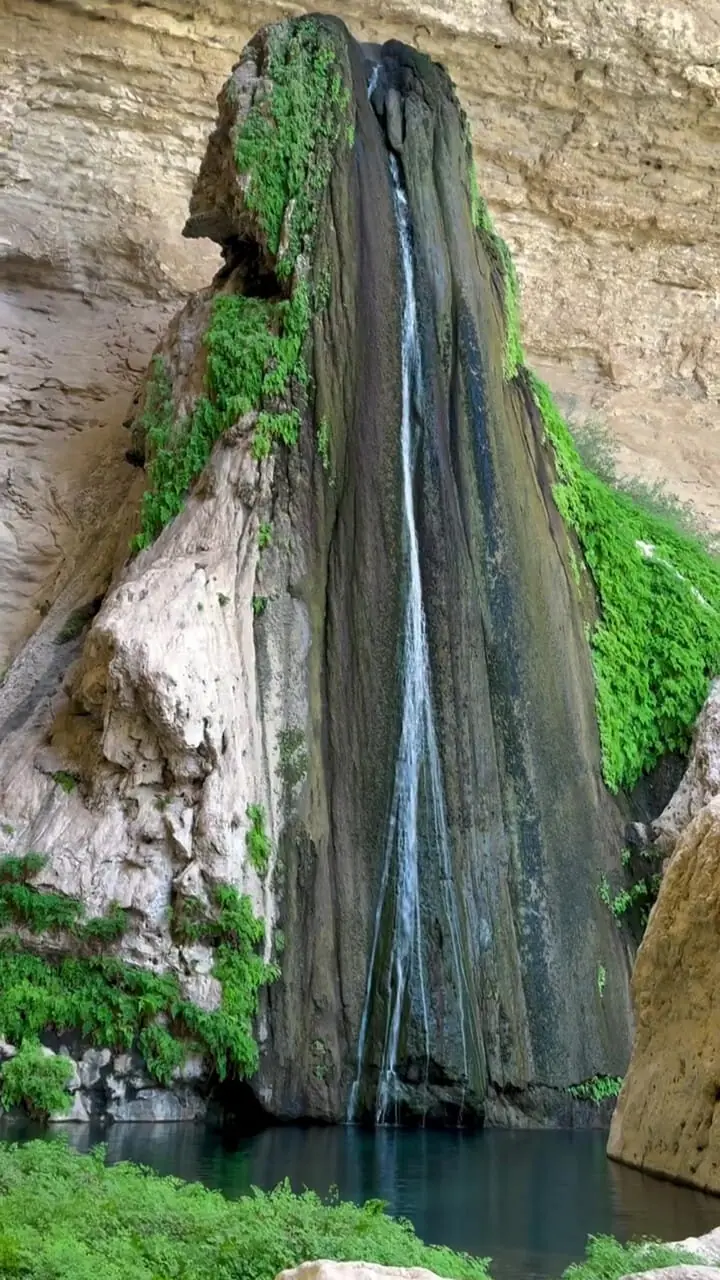 فیلم آبشار اودال در روستای سرچشمه انارستان بوشهر