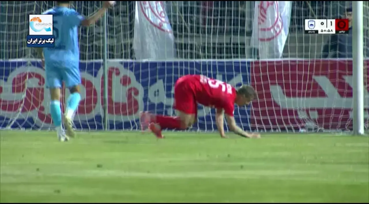 گل دوم تراکتور توسط دروژدک در دقیقه 52 /تراکتور 2 - چادرملو 0
