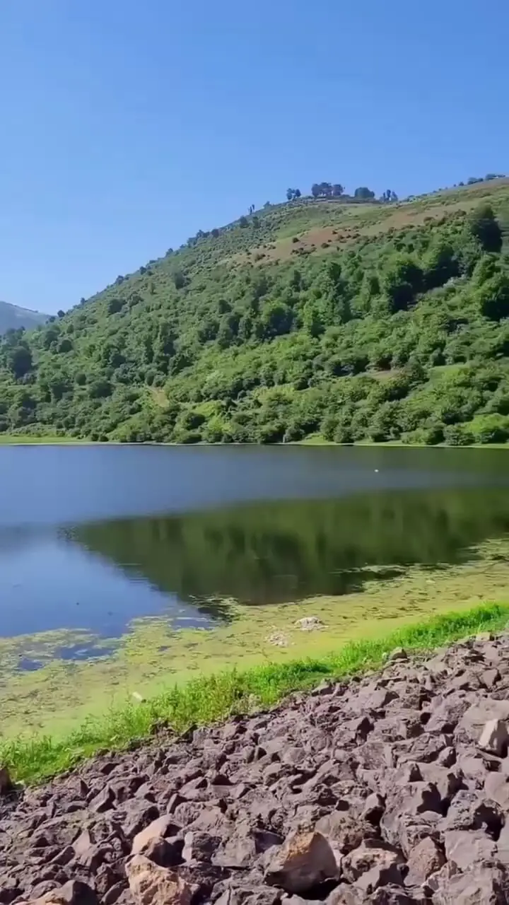 فیلم مناظر آرامش‌بخش دریاچه شوک در رودسر