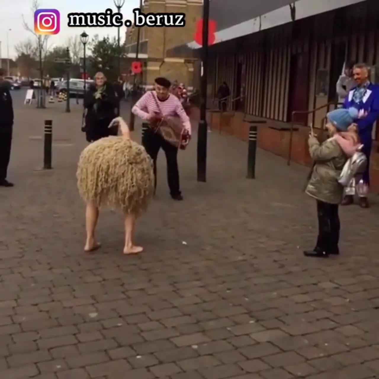 جادوی تئاتر عروسکی رو ببینید و لذت ببرید