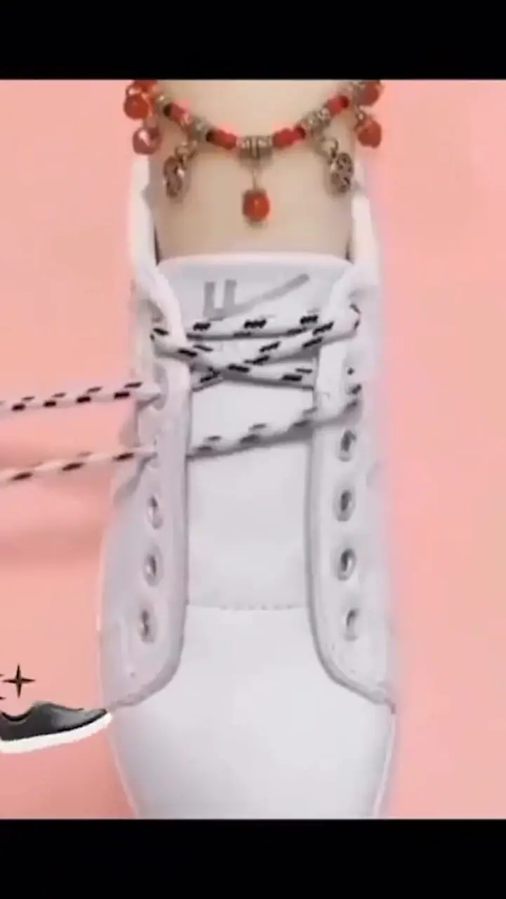 فیلم ترفند ساده بستن بند کفش برای صرفه‌جویی در زمان