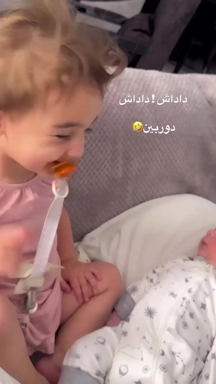 فیلم لحظات شیرین کودکان مقابل دوربین