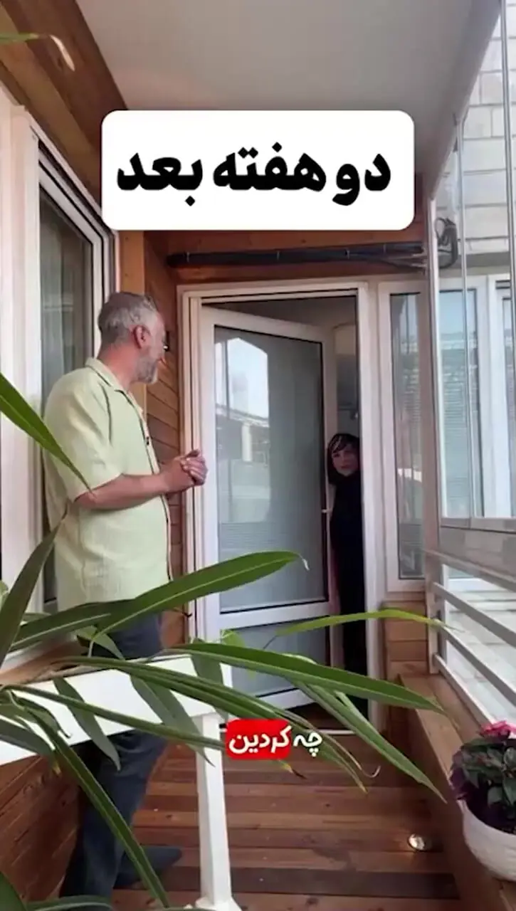 فیلم / دیگه دوران گذاشتن دبه ترشی توی بالکن گذشت / نگاهی به دیزاین و دکوراسیون بالکن تمام چوب آپارتمان آشا محرابی با چیدمان چراغ‌های ژاپنی، گلدان زینتی و طبیعی و...