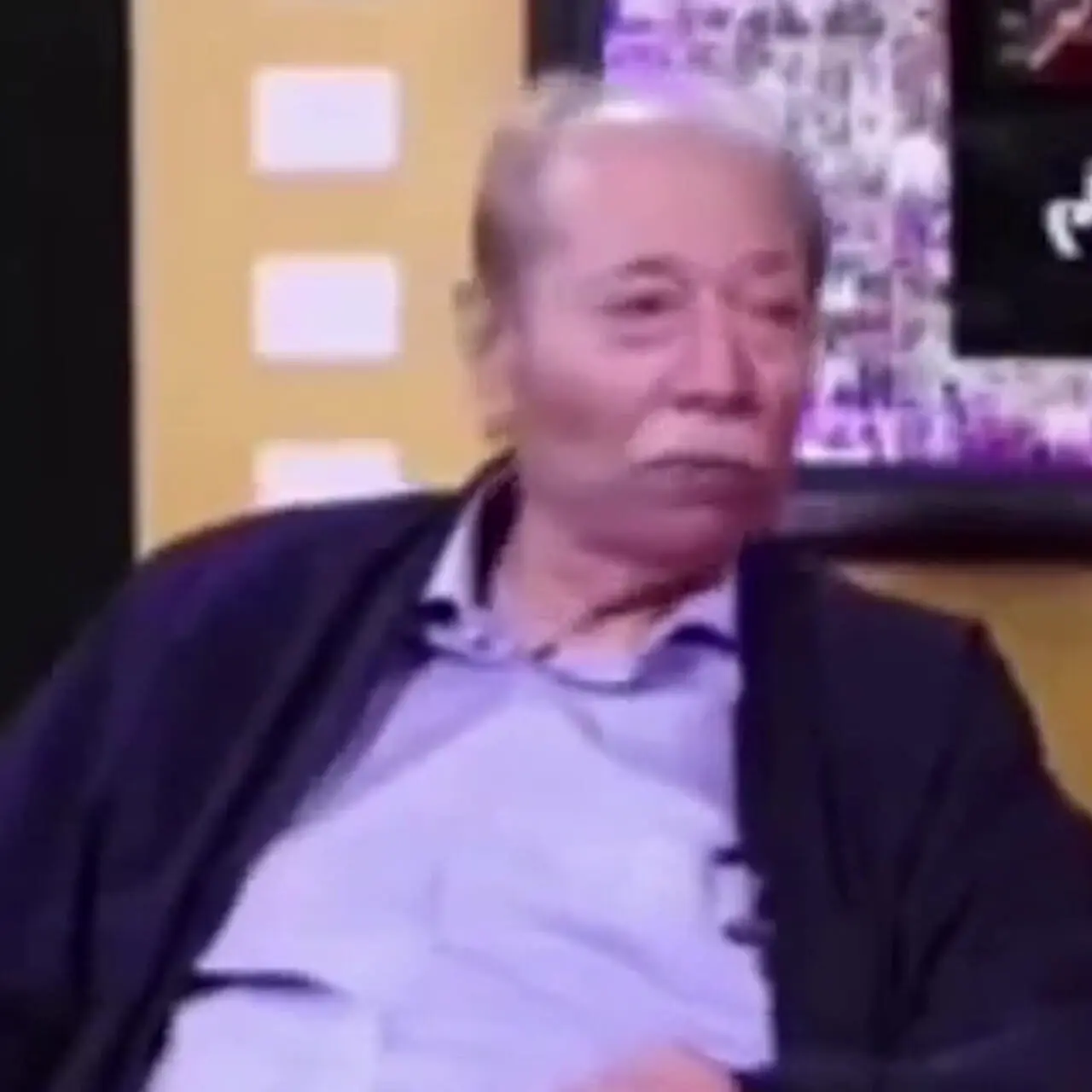 فیلم/ خاطره علی نصیریان از بی شرمی مظفرالدین شاه که خودش هم خنده اش گرفت: یارو خودش میگفت من سایه خدا هستم ببین چقدر خره که این حرفو میزنه!