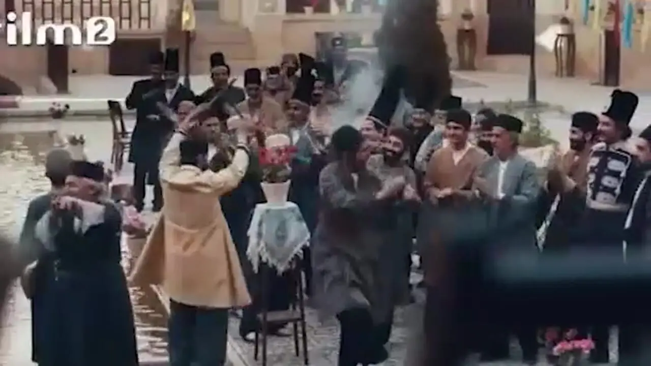 فیلم / استقبال شکوهمند بازیگران در لحظه ورود مریم مومن عروس خانم با اسب به مجلس / پانته آ پناهی ها، مینا وحید ، نیکی نصیریان ، سیروس میمنت و  حسام منظور  و...