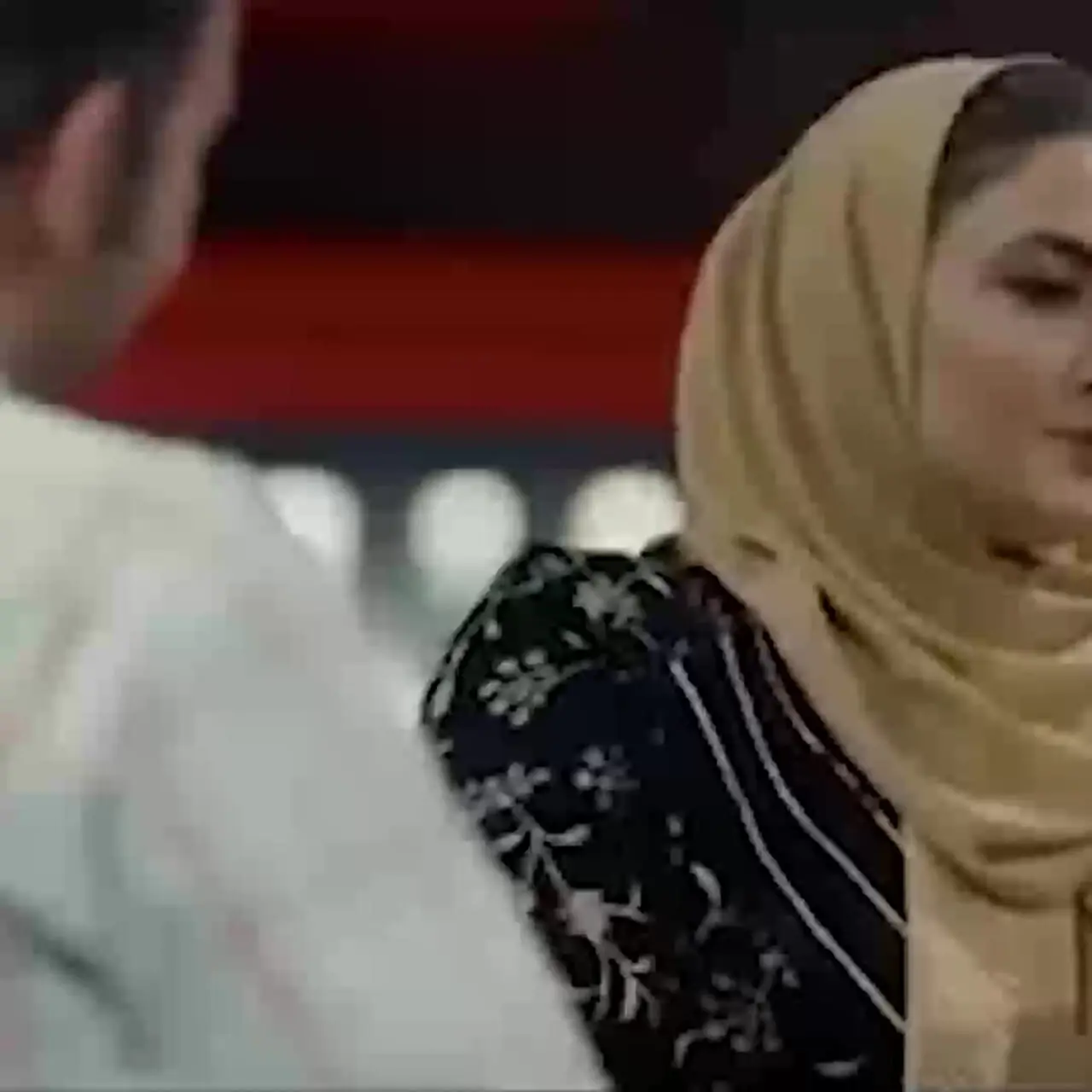 فیلم / مریم مومن تازه عروس سینما : رفتیم کیک جشن سفارش بدیم ... یکی منو توی شیرینی فروشی شناخت ...گفت: وااااای  چقدر گردی چقدر چاقی! ...نمی دونستم چیکار کنم و ....