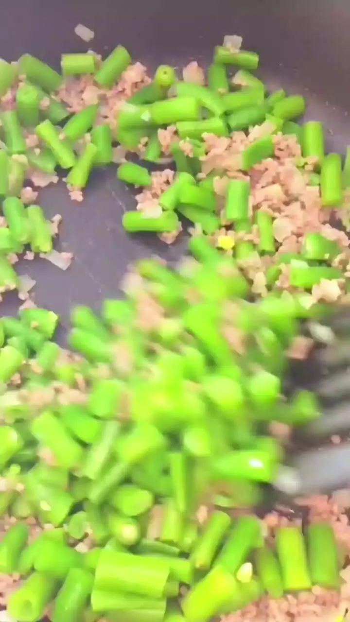 فیلم طرز تهیه لوبیا پلو با گوشت خوشمزه