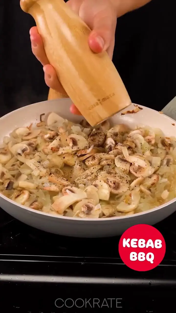 فیلم آموزش درست کردن سینه مرغ مغزدار با استفاده از ملاقه