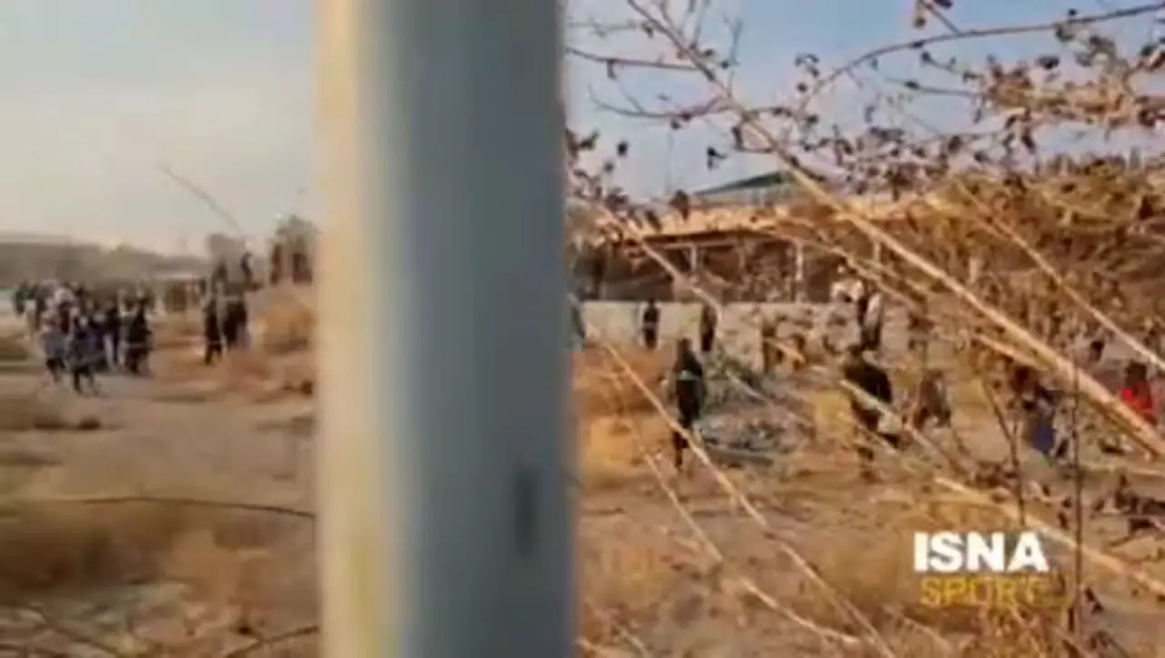 فیلم ازدحام شدید هواداران و تلاش برای ورود غیرمجاز