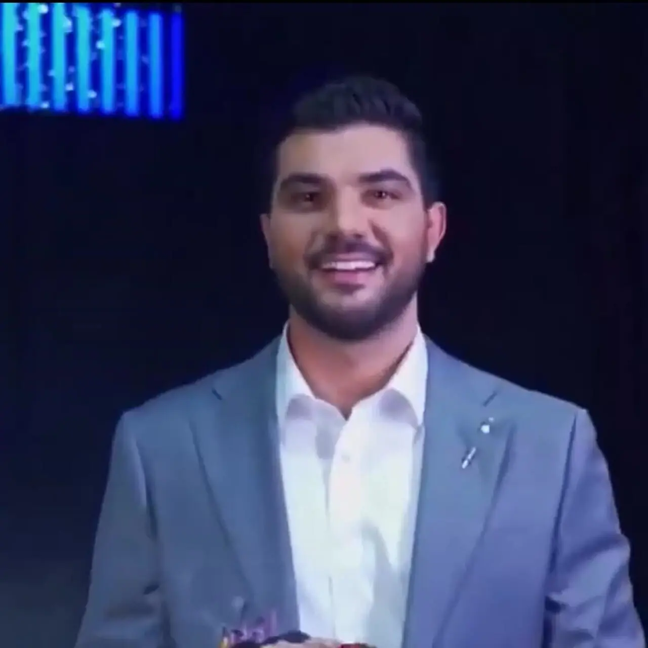 فیلم / جشن تولد دسته جمعی 34 سالگی سینا مهراد، بازیگر جذاب از یاد رفته/ خیلی حال میده زندگی با تمام سختی هاش ...