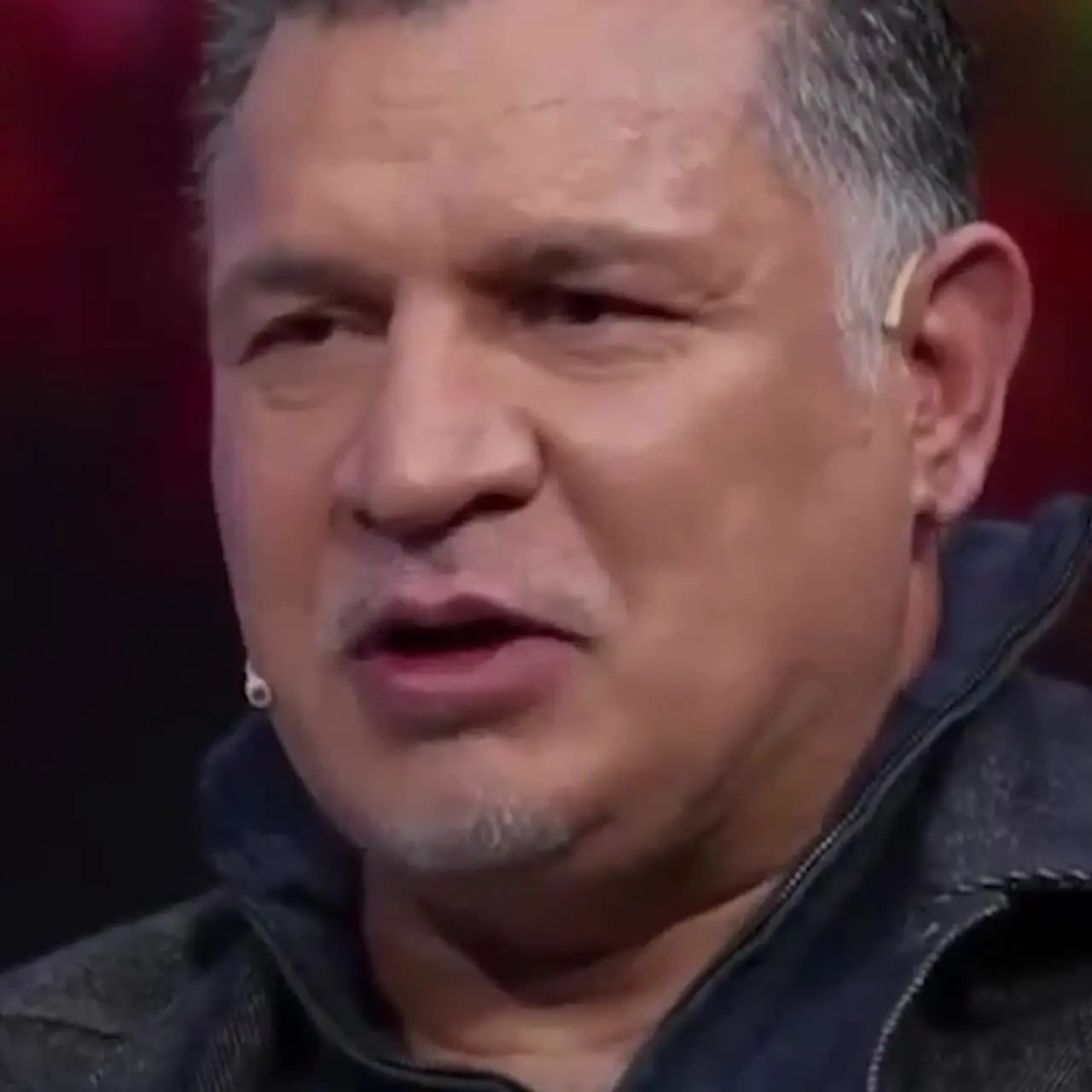 علی دایی: نورا دخترم بهم میگه اگه فوتبالیست نمیشدی ... الان مهندس ساده بودی ... حقوق بگیر ... تو خونه به جای بابا یه چیزی صدام میکنه رو نمیشه بگو چون ...