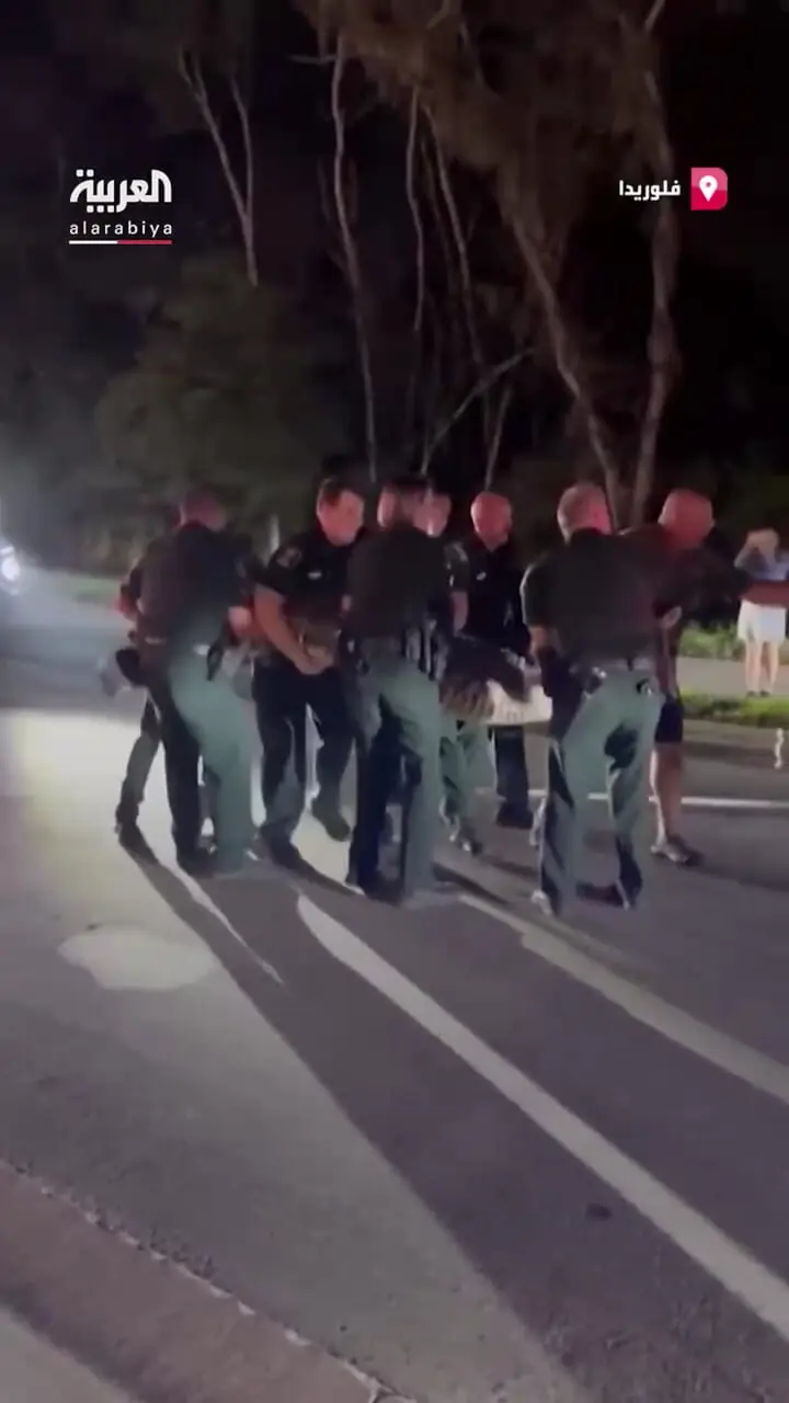 فیلم مهار تمساح ۴ متری توسط پلیس آمریکا