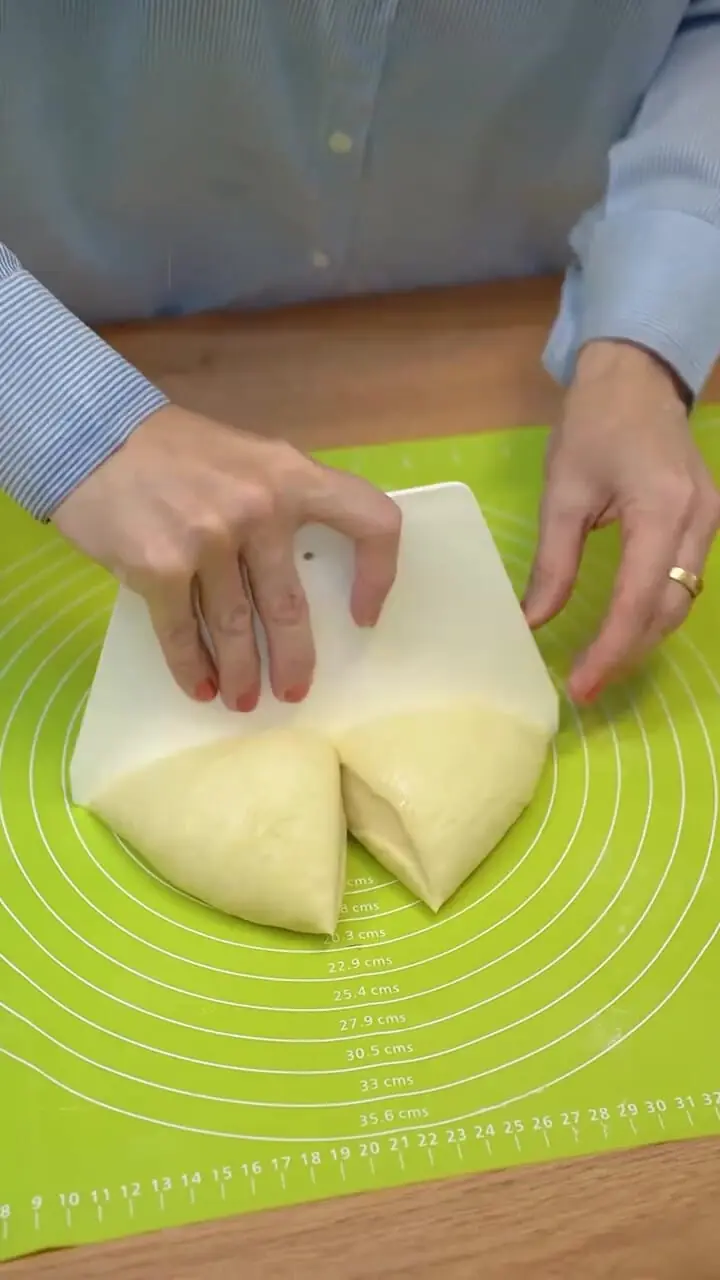 فیلم طرز تهیه پیراشکی با ظاهر گیسو زیبا