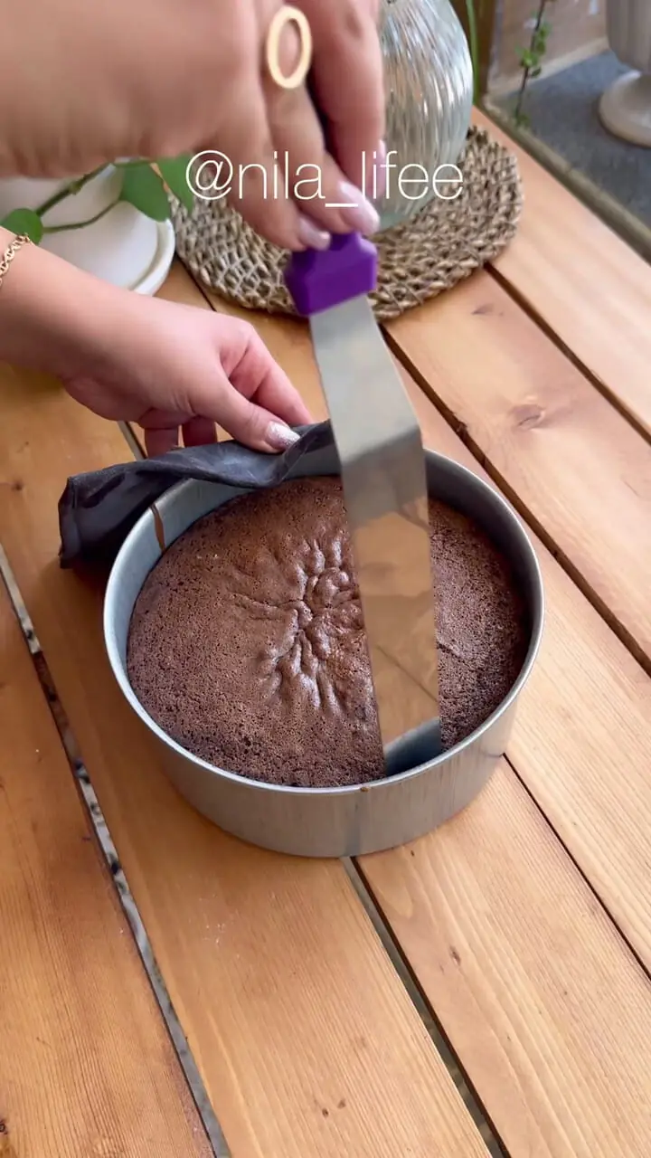 فیلم طرز تهیه کیک شکلاتی خیس حرفه‌ای