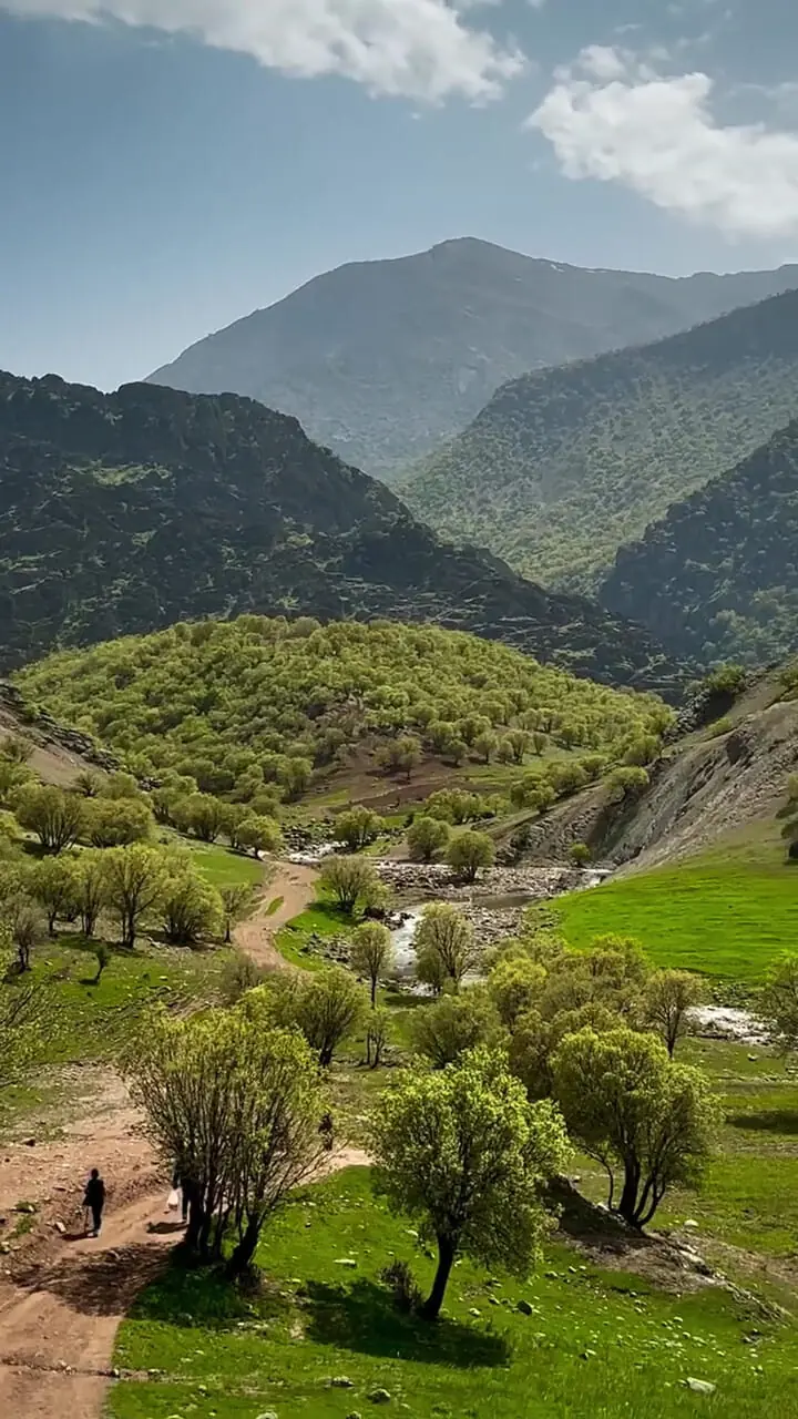 فیلم جاده رویایی آبشار کبوترلو با نوای کمانچه