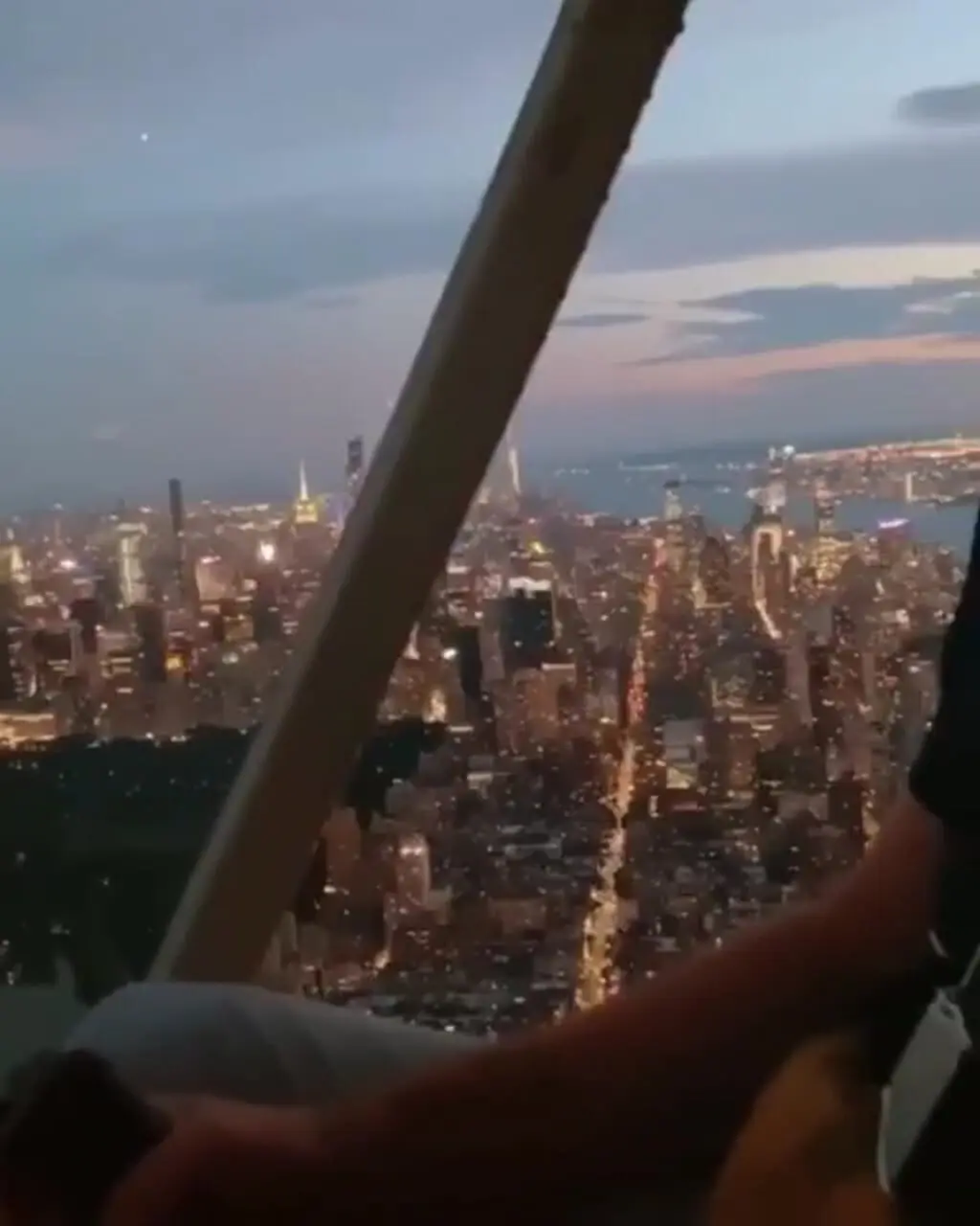 فیلم نمای هوایی نیویورک در عصر از هلیکوپتر