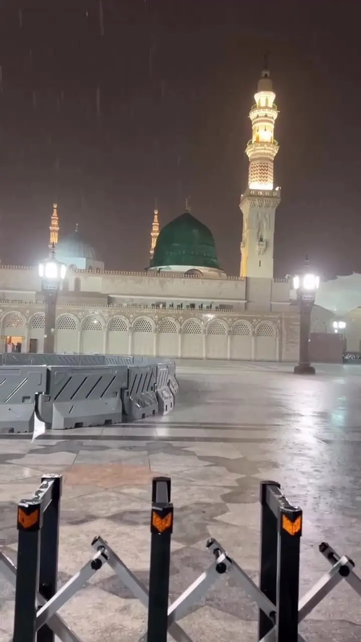 فیلم آرامش مدینه در زمان بارندگی