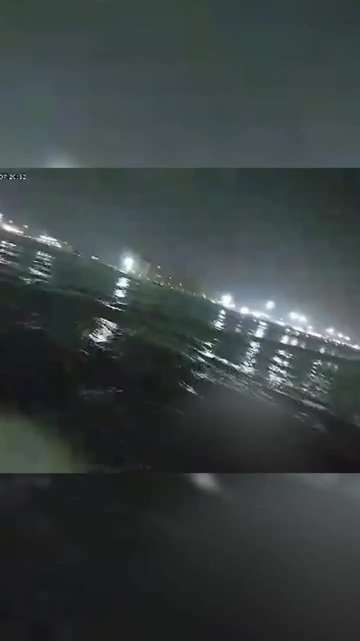 فیلم نجات دختر جوان از غرق شدن توسط ماموران پلیس / در شهرستان نور رخ داد