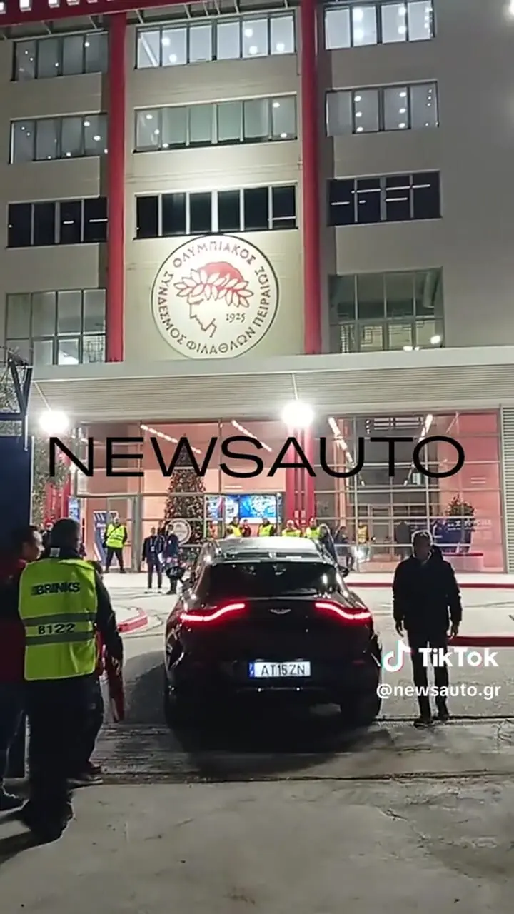 فیلم نگاه‌های حیرت‌انگیز یونانی‌ها به استون مارتین مهدی طارمی