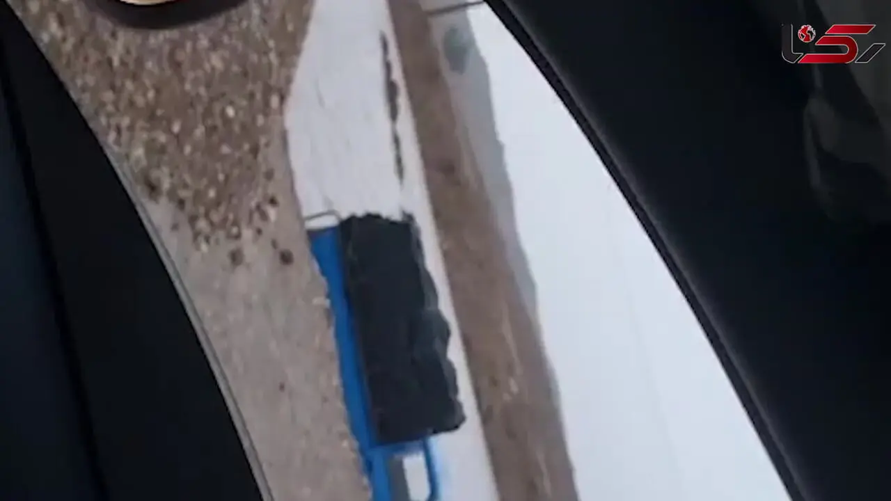 خودروها در جاده دهلران–دشت عباس گرفتار آب شدند + فیلم