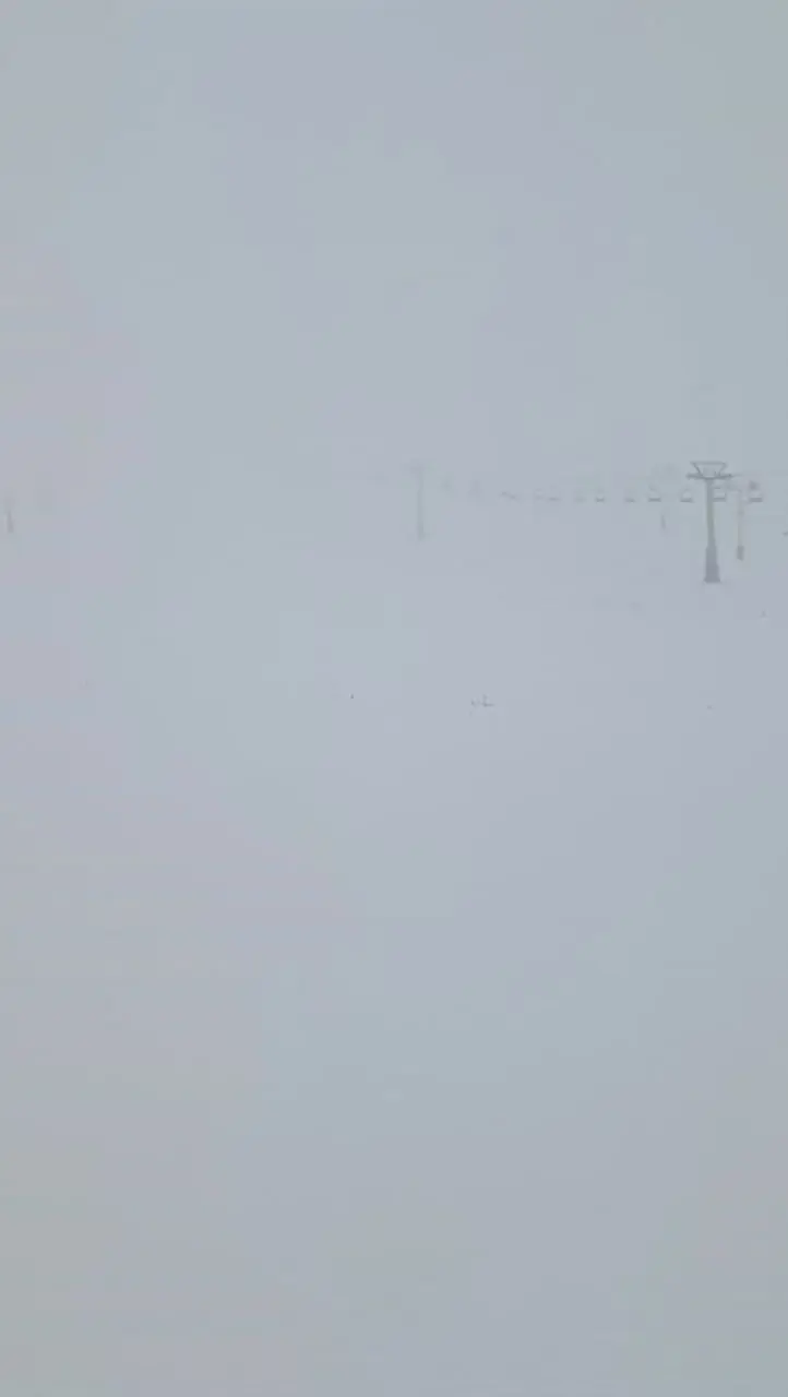 فیلم بارش ۱۰ سانتی‌متر برف در ایستگاه هفتم توچال