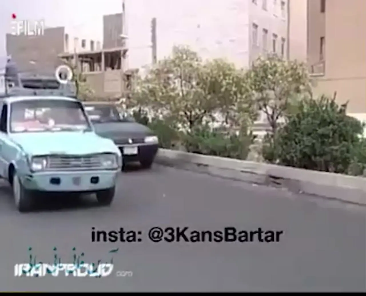 فیلم/ پخش زنده صحبت های عاشقانه و زن و شوهری آقا ماشالا و ناهید خانمِ سریال خانه به دوش در خیابان های تهران! / چرا دیگه از این سریال ها نمیسازن؟!