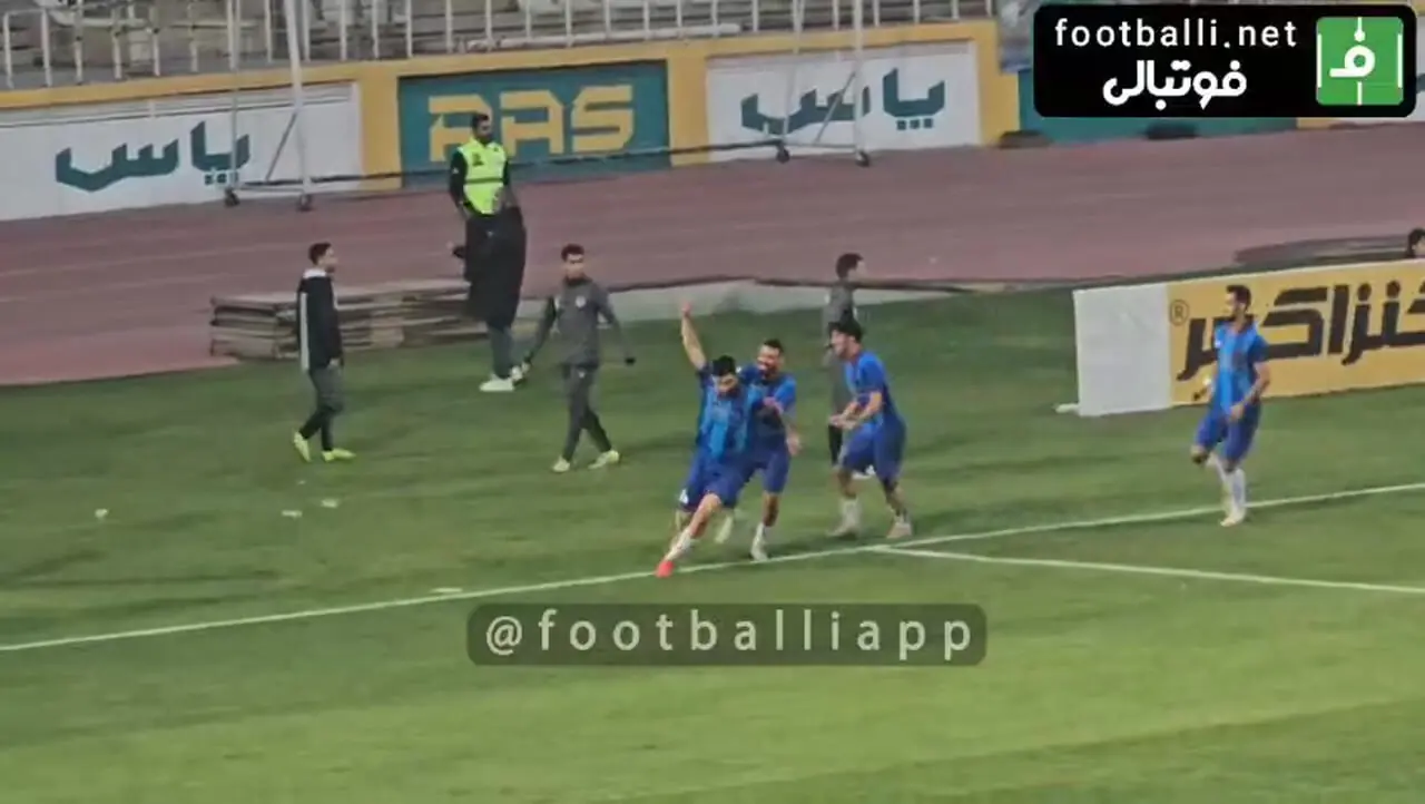 گل اول نساجی به هوادار توسط پوریا رضازاده در دقیقه 90