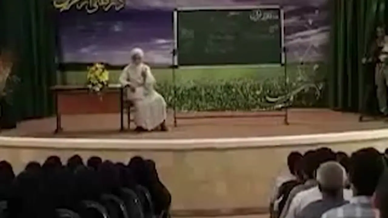 فیلم/ صحبت های خنده دار آقای قرائتی: رفته بودم عروسی دیدم نون و پنیر و هندونه میدن گفتم مگه عروسی نیس اینجا دوماد گفت میخوام حزب اللهی باشم آخه این خُل بازیا چیه 