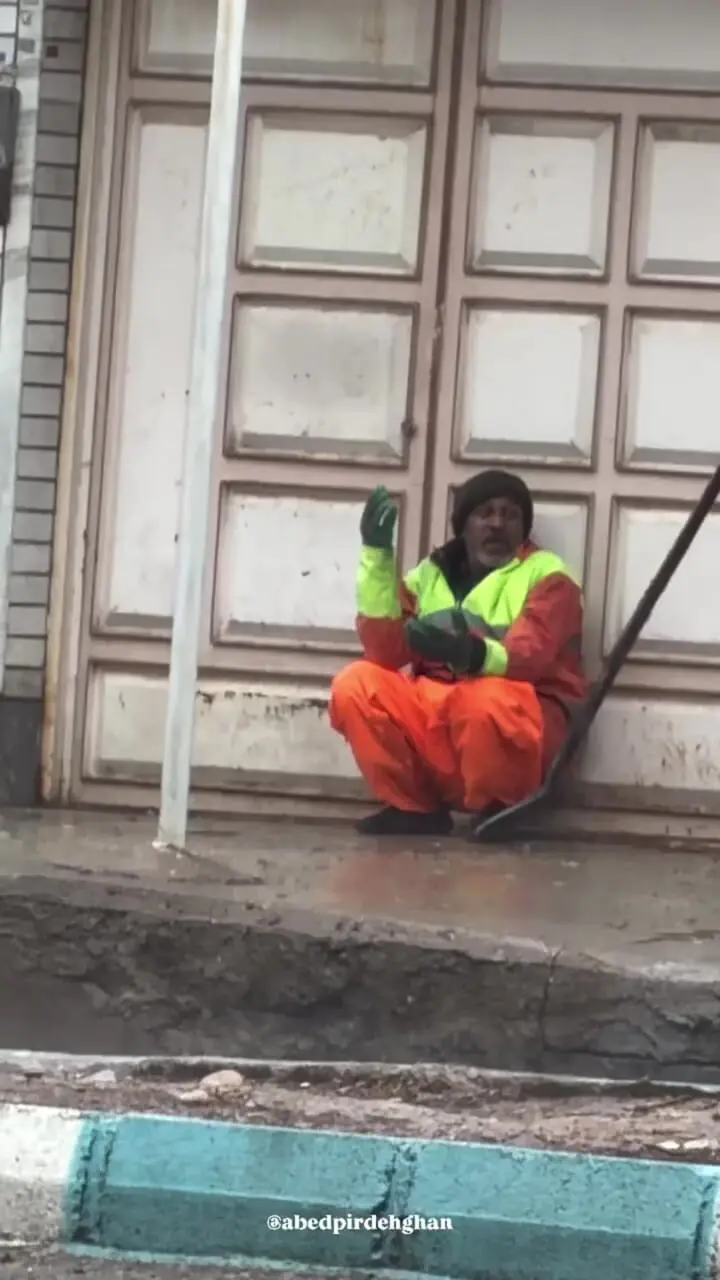 فیلم صحنه تأثیرگذار پاکبان زحمت کش در دزفول