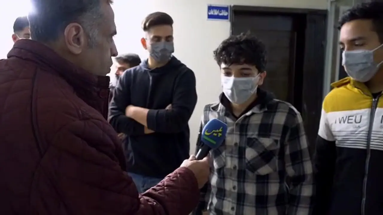 فیلم گریه های پسر بچه در برابر زورگیران مسلح موبایل / بازداشت شدند