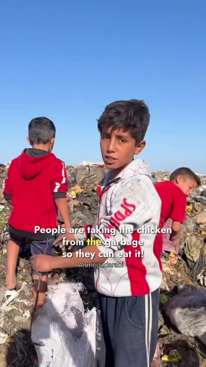 فیلم جستجوی کودکان غزه میان زباله‌ها برای غذا