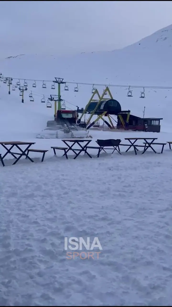 فیلم آماده سازی پیست اسکی توچال