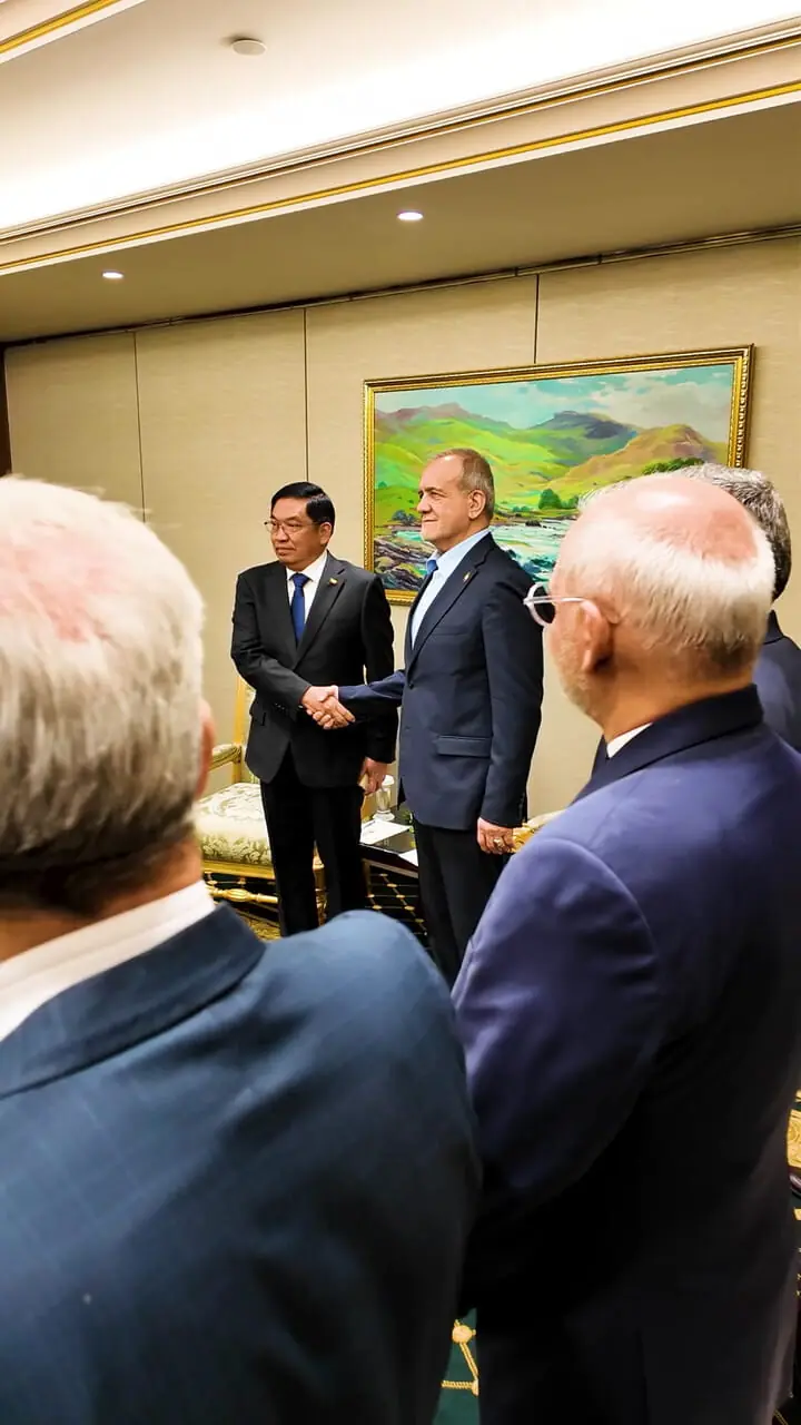 سفر رئیس‌جمهور به ترکمنستان در ۱۰۰ ثانیه + فیلم 