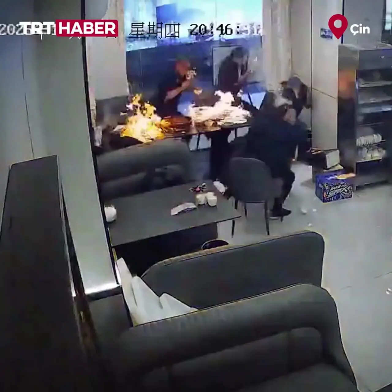 فیلم لحظه انفجار اجاق گاز در رستوران