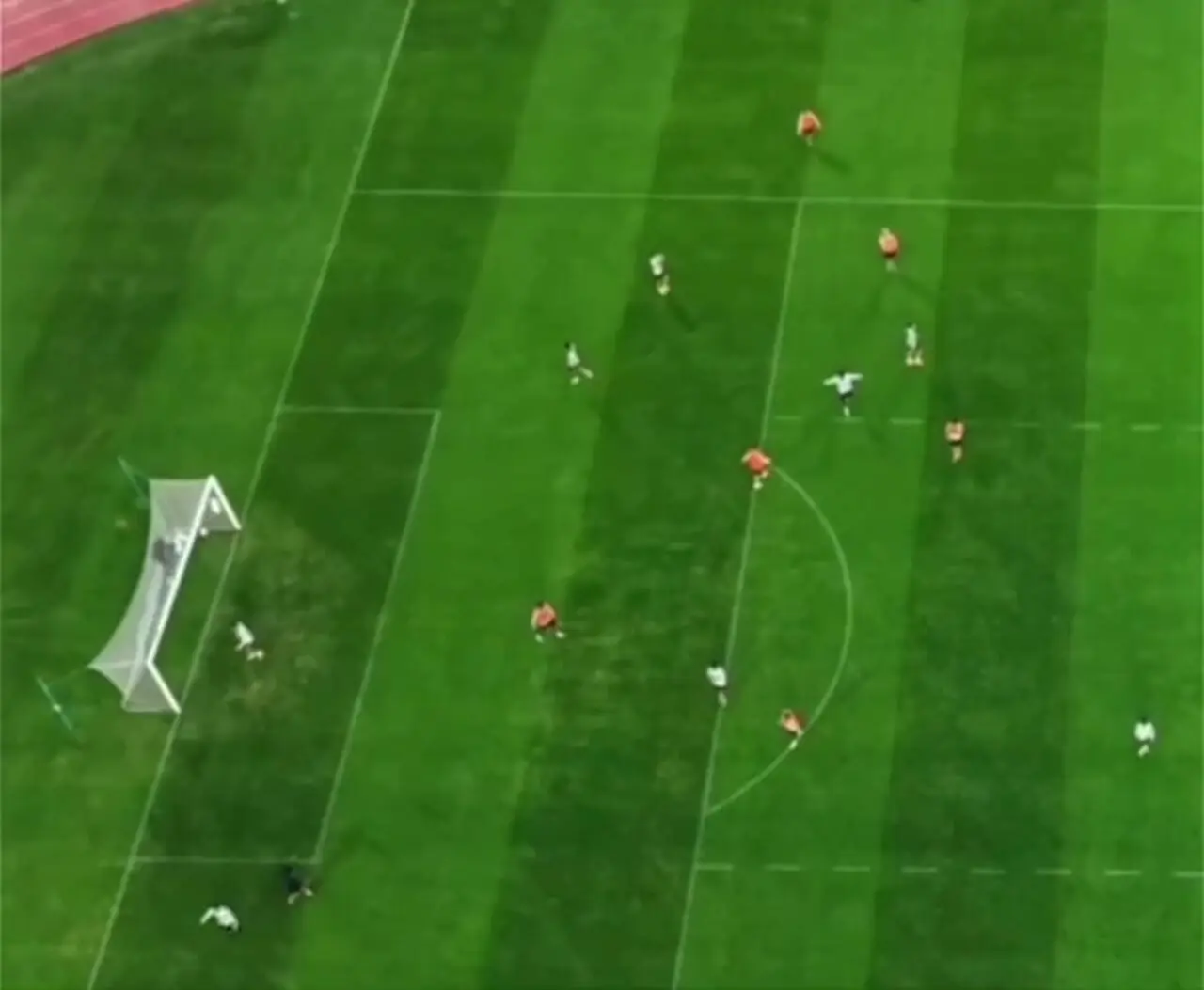 ببینید؛  فیلم گل قیچی برگردون فرهاد مجیدی در تمرینات البطائح در ۴۹ سالگی ! 